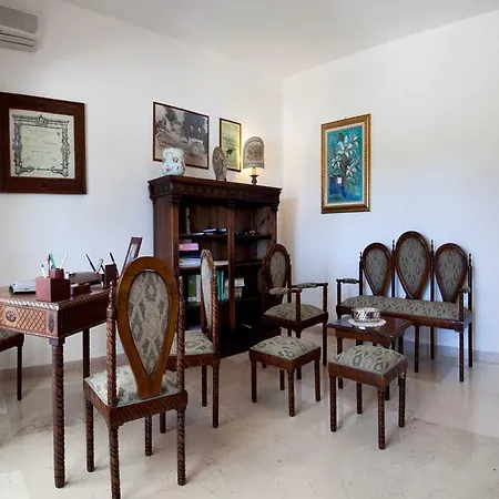 Maria Clara Apartment *